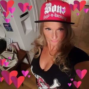 Meet your Posher, Sharon